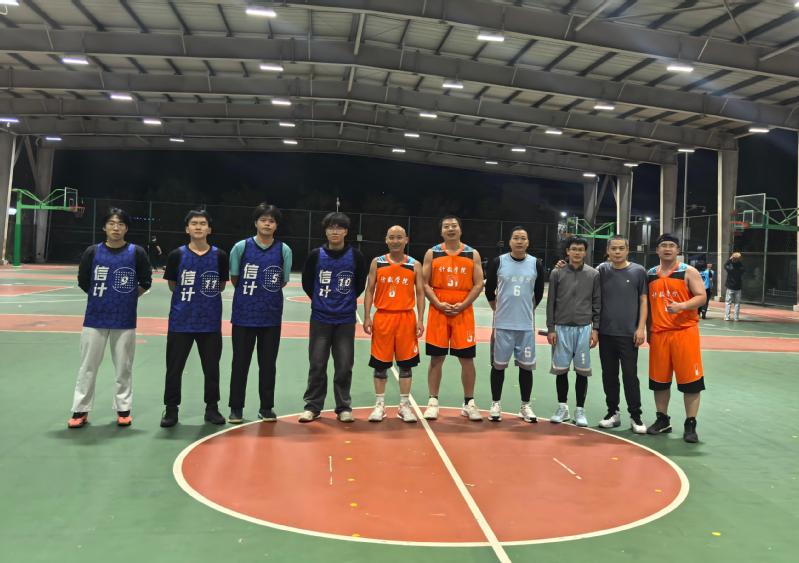 亦师亦友，球场并肩！这场比赛不...